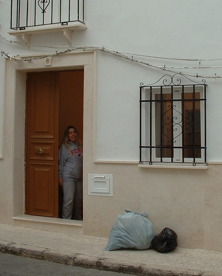 Buying a property in Spain. Kim working hard.